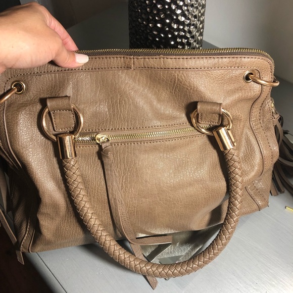 Urban Expressions Hand bags